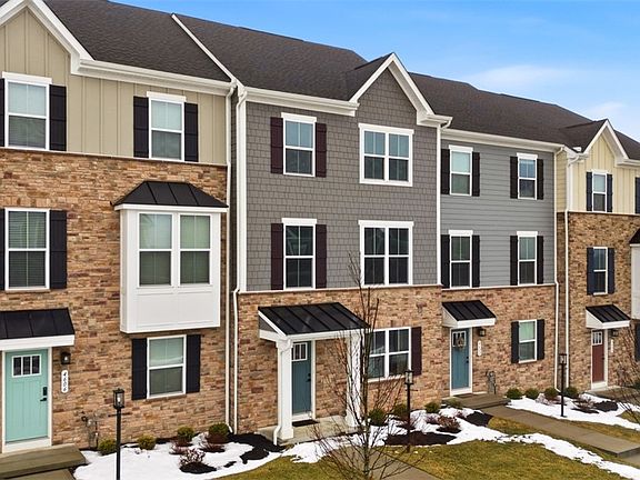 3rd image of 4604 Spruce Rd