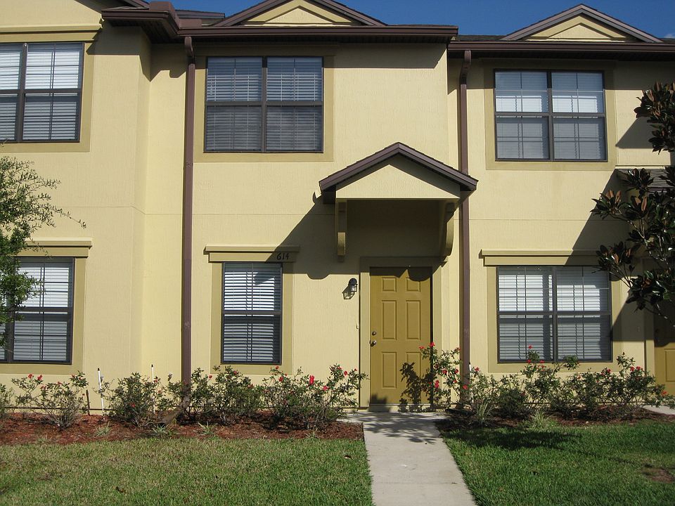 Front of 614 Drake Bay