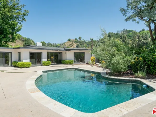 9816 Millboro Pl, Beverly Hills, CA 90210