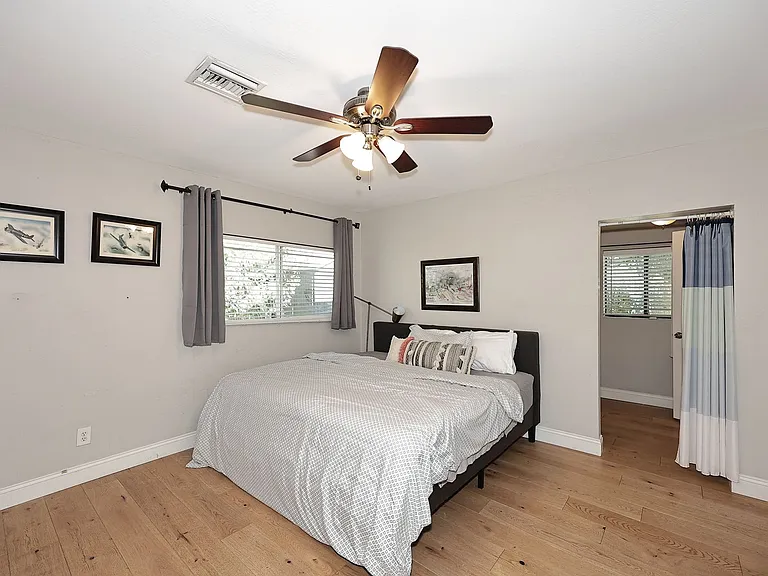 3413 N 16th Dr — Photo 3