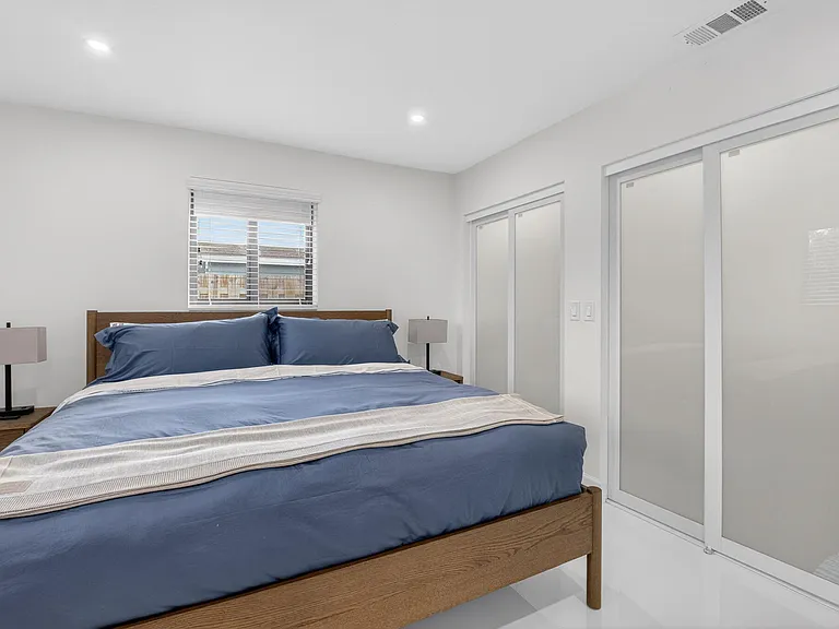513 Lindell Blvd — Photo 14