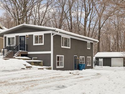 4980 Suburban Dr, Shorewood, MN, 55331