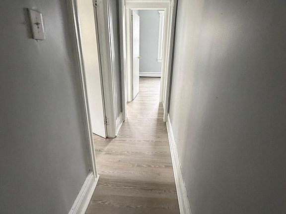 3rd image of 70 Eaton Pl
