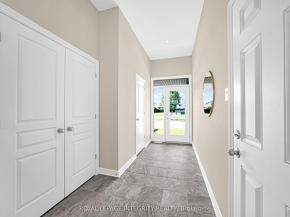 2nd image of 256 Dolce Cres