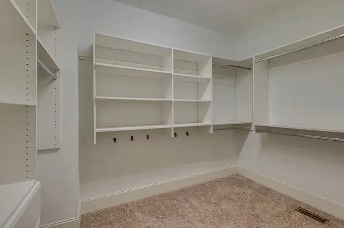 101 Tiffany Ct — Photo 23