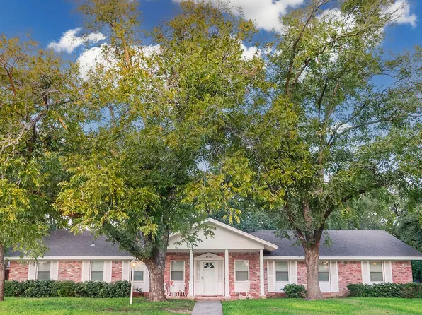 2110 S High St, Brady, TX 76825