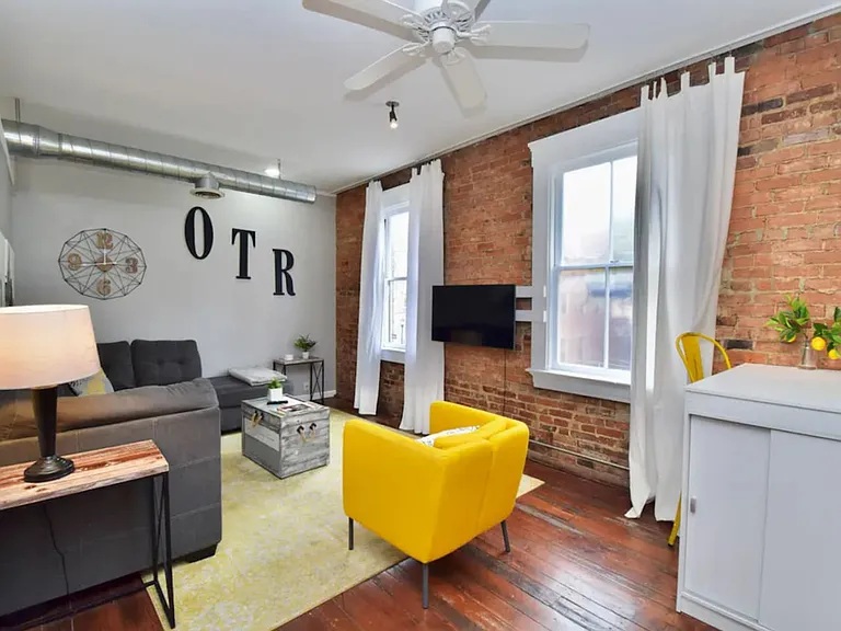 111 E 13th St #ID1056146P — Photo 9