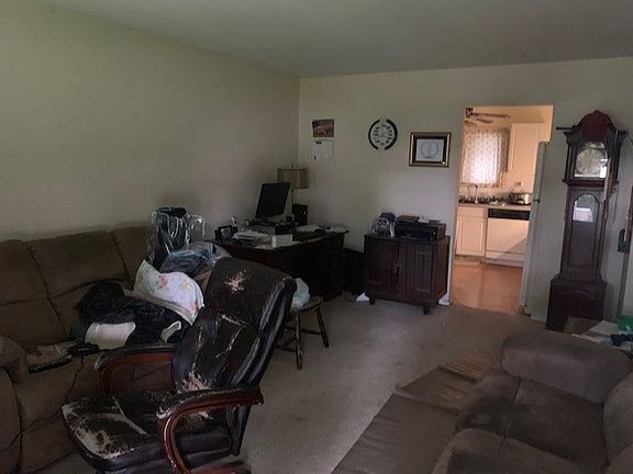 4th image of 66 W Fullerton Ave