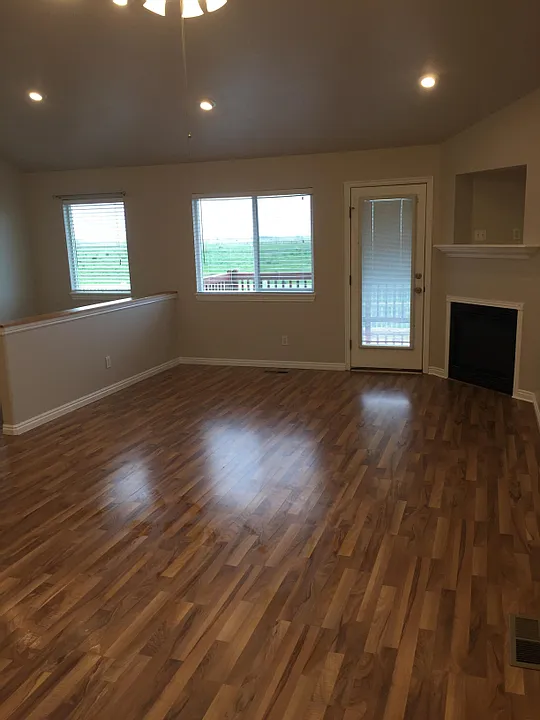 5 bed, 2404 sqft, $2,400 — Photo 4