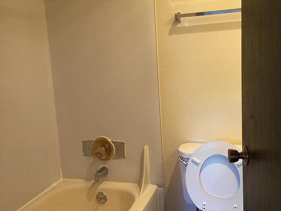 5th image of 4235 12th Ave NE #104/204
