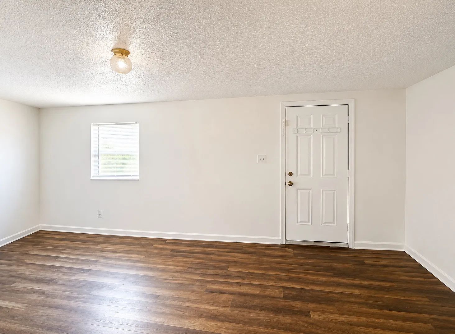 2 bed, 828 sqft, $1,145 — Photo 3