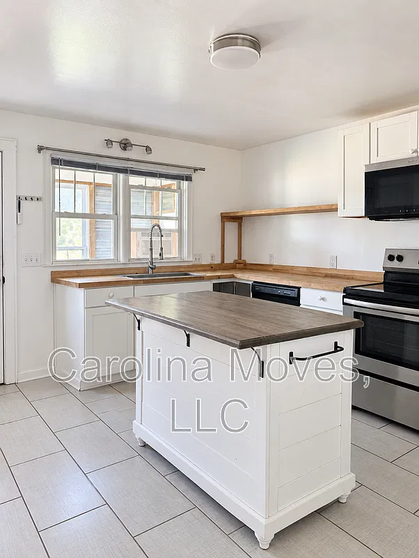 3 bed, 2.0 bath, 1480 sqft, $1,695 — Photo 2