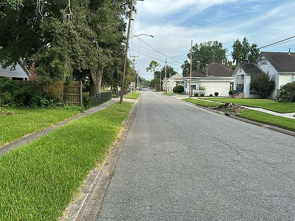 2nd image of 23940 Baist St