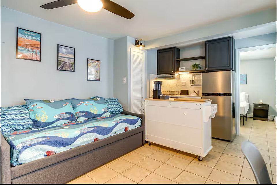 1st image of 638 Wesley Ave Unit 8
