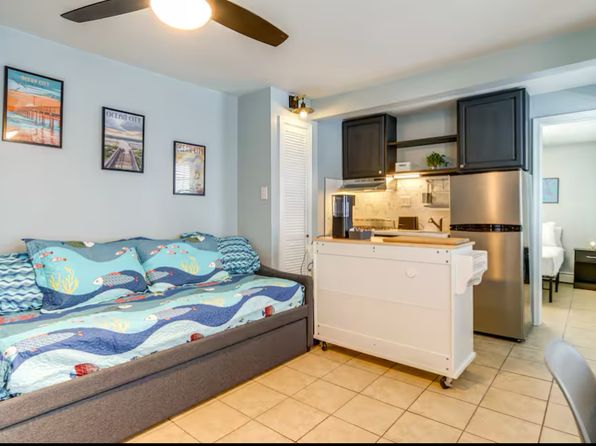 638 Wesley Ave Unit 8