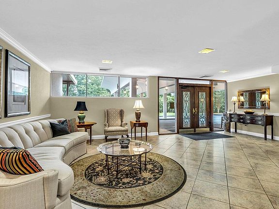 4th image of 1414 Continental Dr APT 504