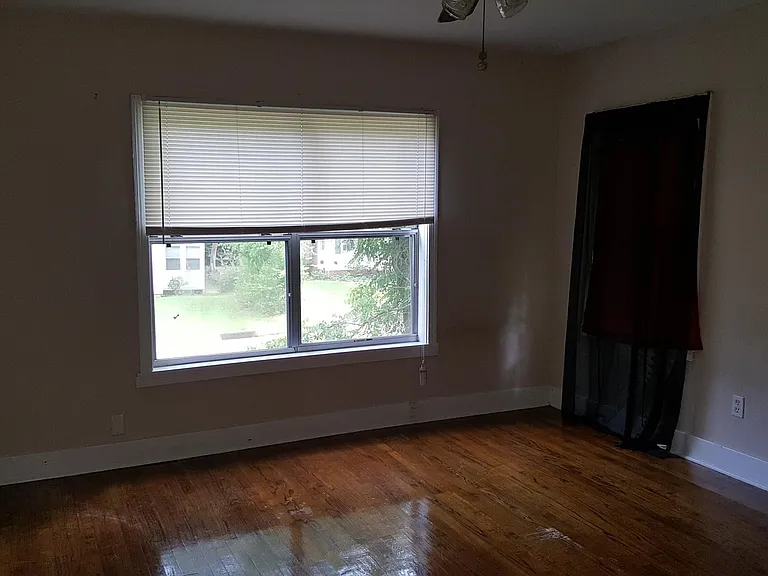 327 Decelle St #A — Photo 14