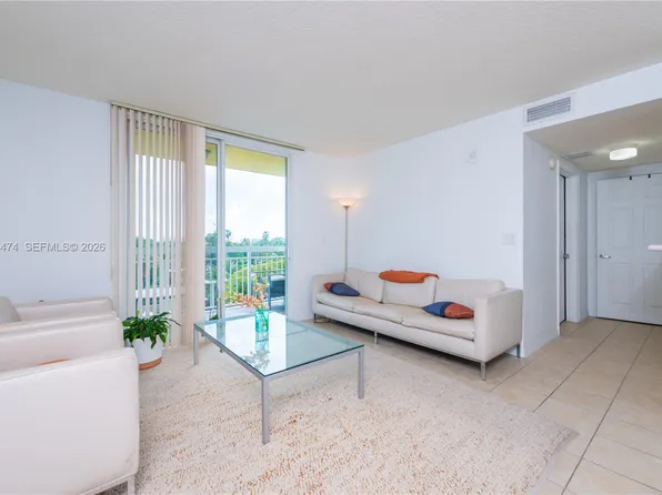 816 NW 11th St, Miami, FL