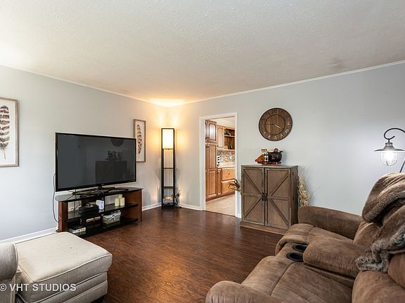 5th image of 156 Galewood Dr