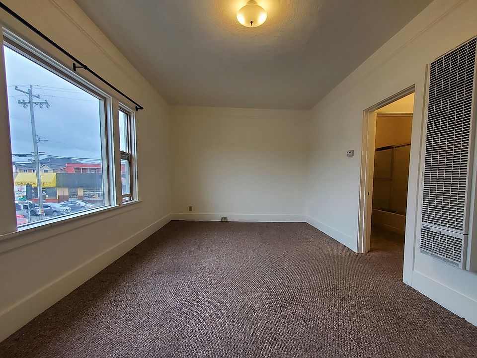 1st image of 435 Henderson St #4