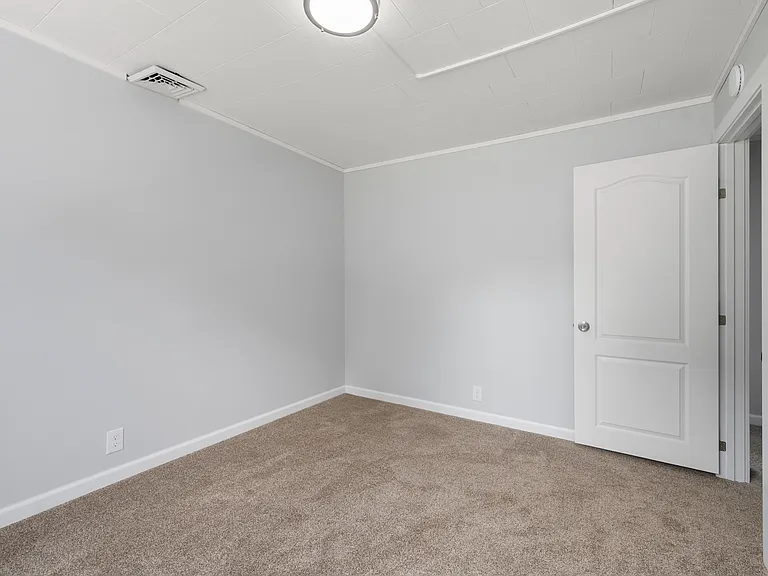 121 Cooper St — Photo 25
