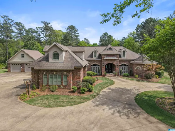 999 Meleah Dr, Talladega, AL 35160