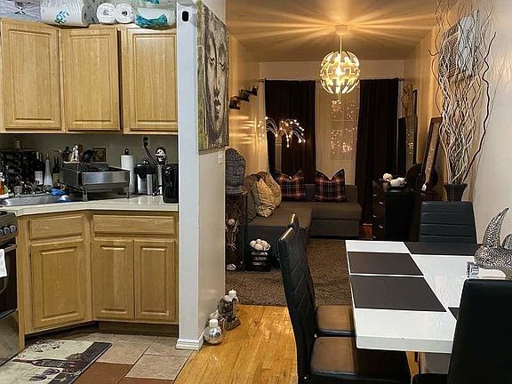 2nd image of 3027 44th St APT 5