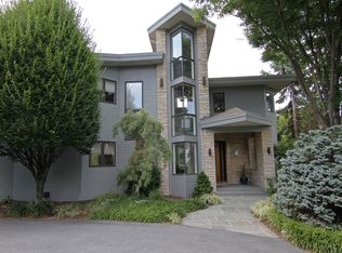 1760 Brewster Ct, Allentown, PA 18104