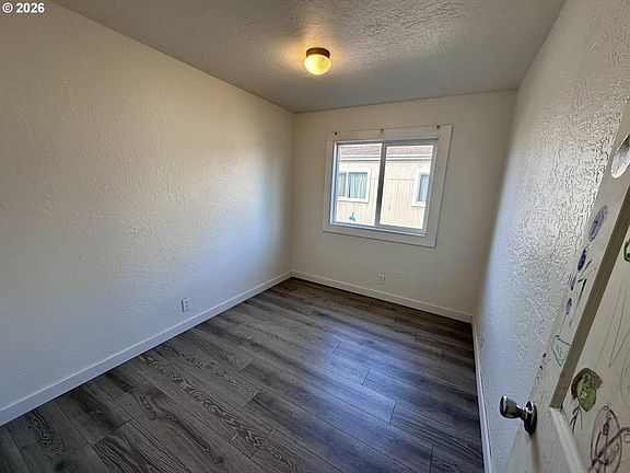 3rd image of 4475 Daisy St