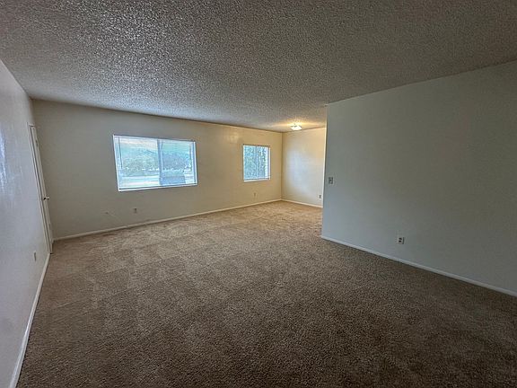 2nd image of 810 S Kolb Rd Unit 4