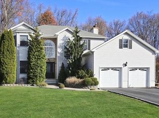 18 Plains Gap Rd, North Brunswick, NJ 08902