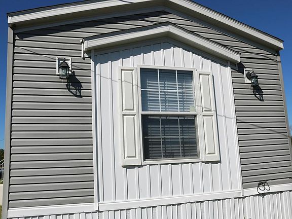 3rd image of 248 Railroad St