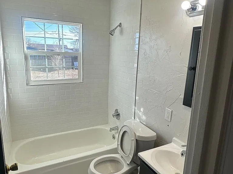 3606 NE 14th Ave — Photo 10