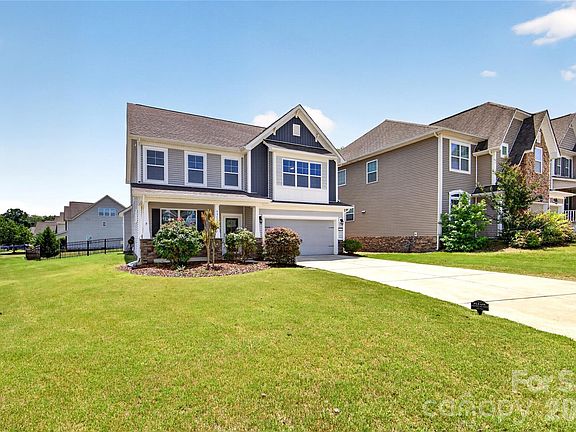 2nd image of 1357 Overlea Pl NW