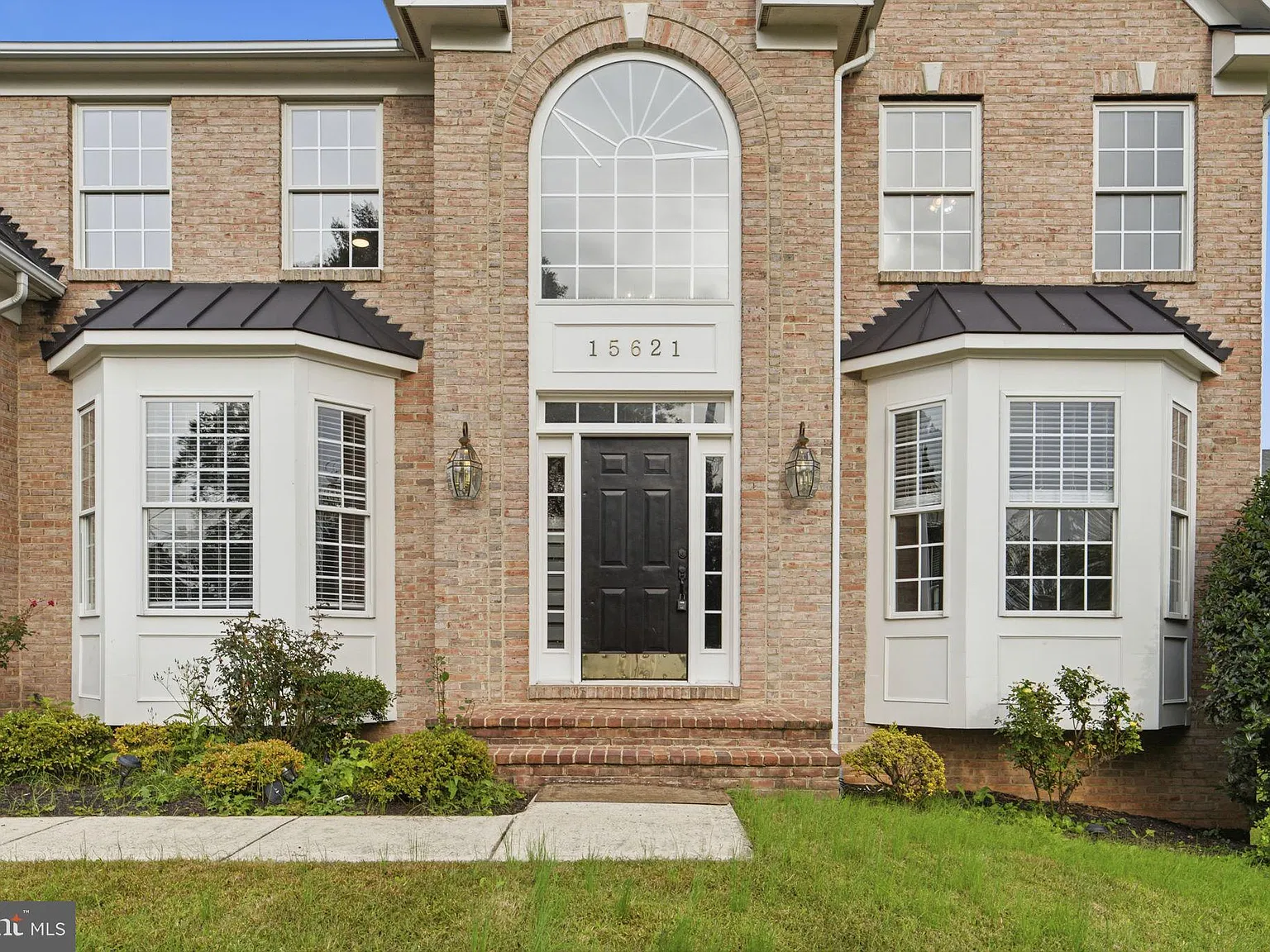 7 bed, 5.5 bath, 7750 sqft, $5,500 — Photo 3