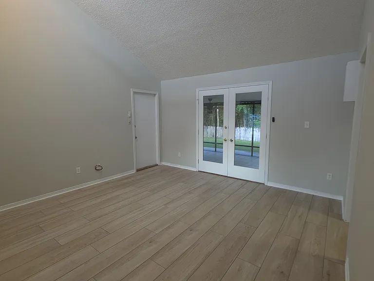 614 Avenue De La Dauphine — Photo 21