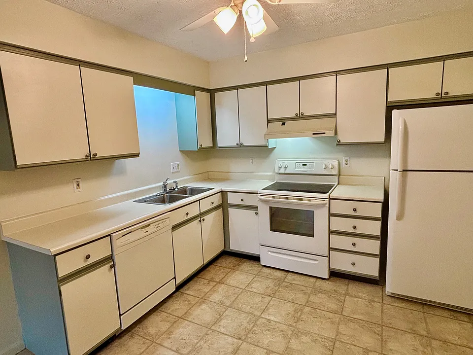 89 Manley Rd #9A