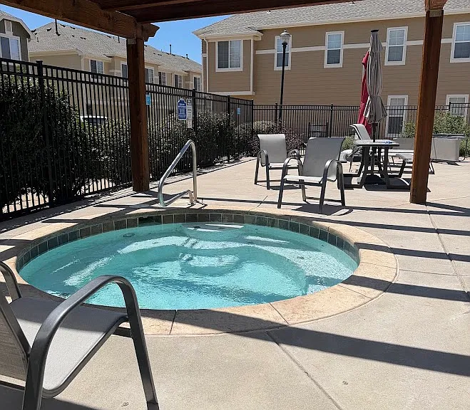 Enjoy hot tub by the pool!