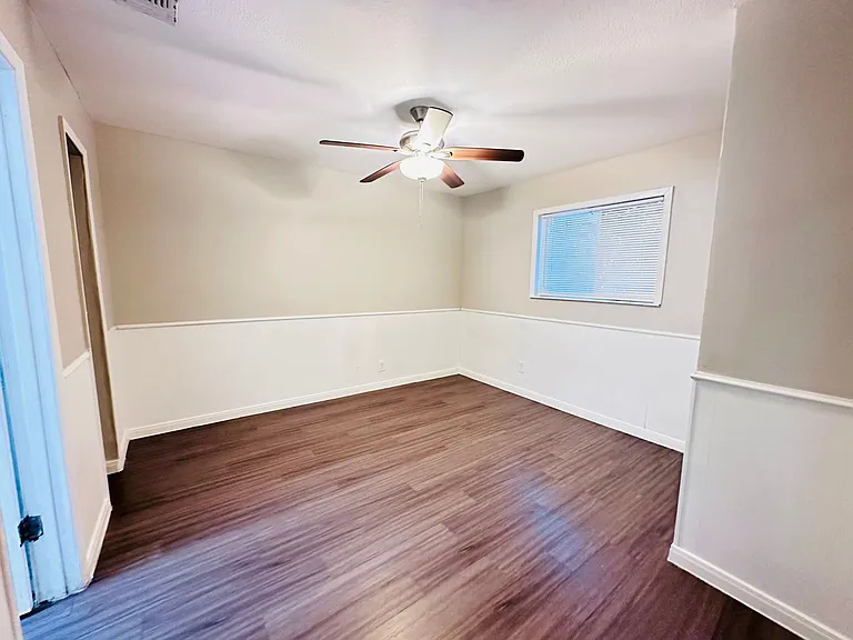 10806 Lazy Oaks Dr — Photo 24