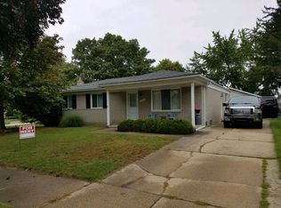 41828 Harvard Dr, Sterling Heights, MI 48313