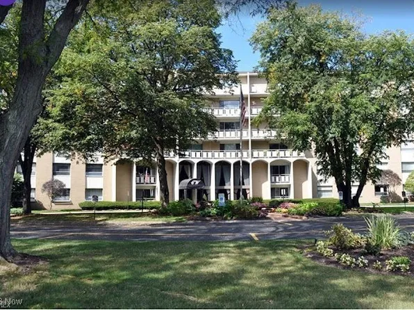 3400 Wooster Rd APT 403, Rocky River, OH 44116