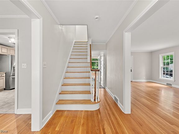 4th image of 4025 Meadowbrook Blvd