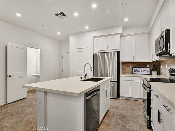 4th image of 325 Hazel Rancho