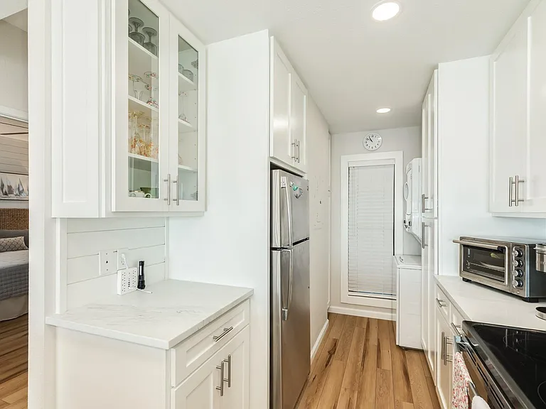 7700 Seawall Blvd #302 — Photo 10
