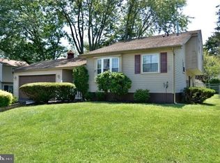 5012 Persimmon Dr, Reading, PA 19606