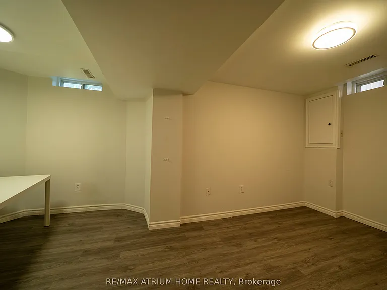 179 Elena Cres — Photo 13