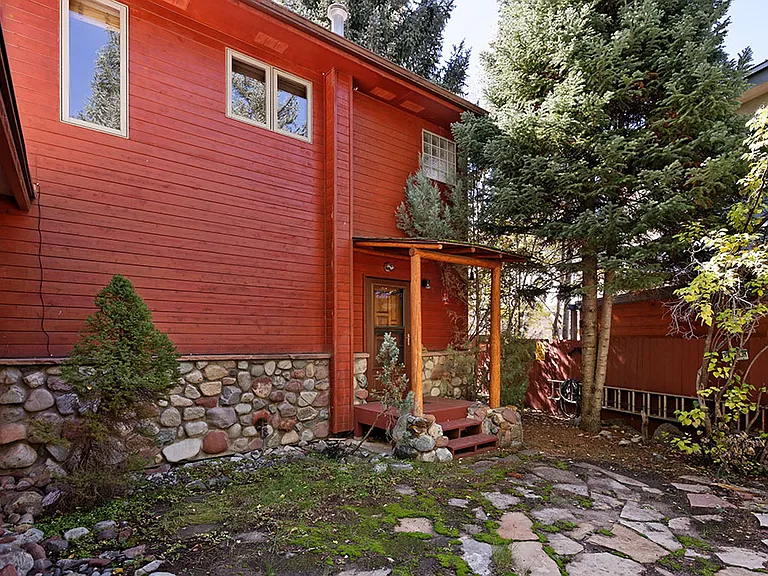 311 Midland Ave — Photo 26