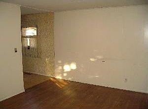 4th image of 710 Roosevelt St
