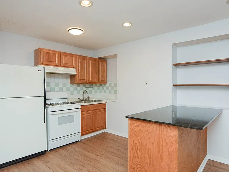 2347 W 24th Pl #FG — Photo 3