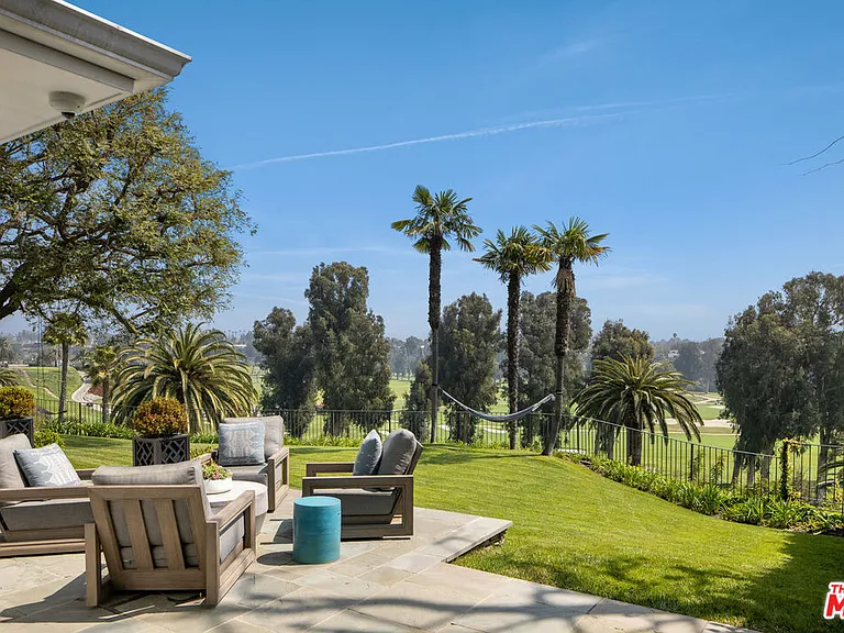 1132 Napoli Dr — Photo 3